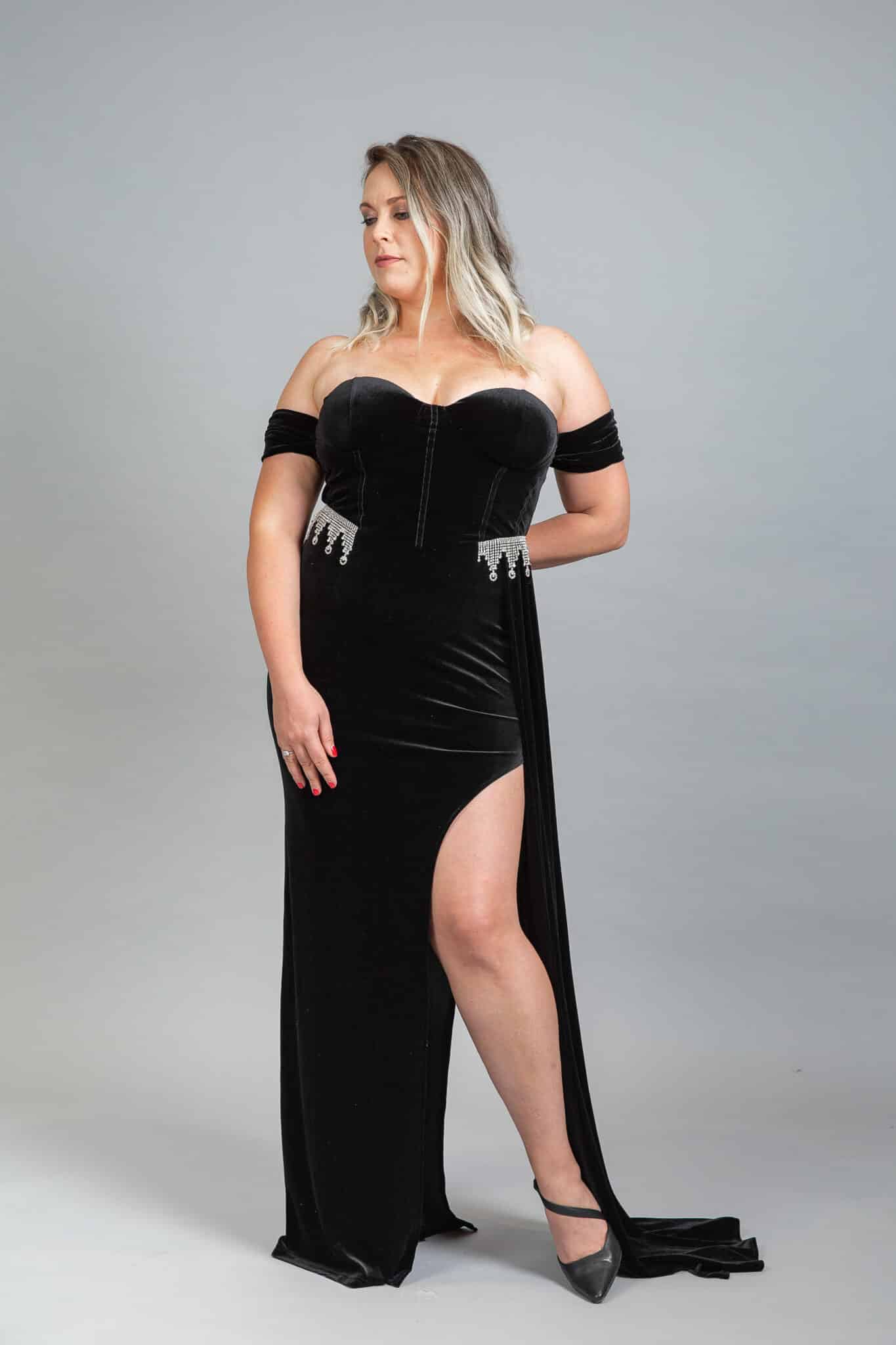 Black velvet sweetheart neckline dress with off-shoulder sleeves and crystal chandelier details – Art Kollocsion Auckland