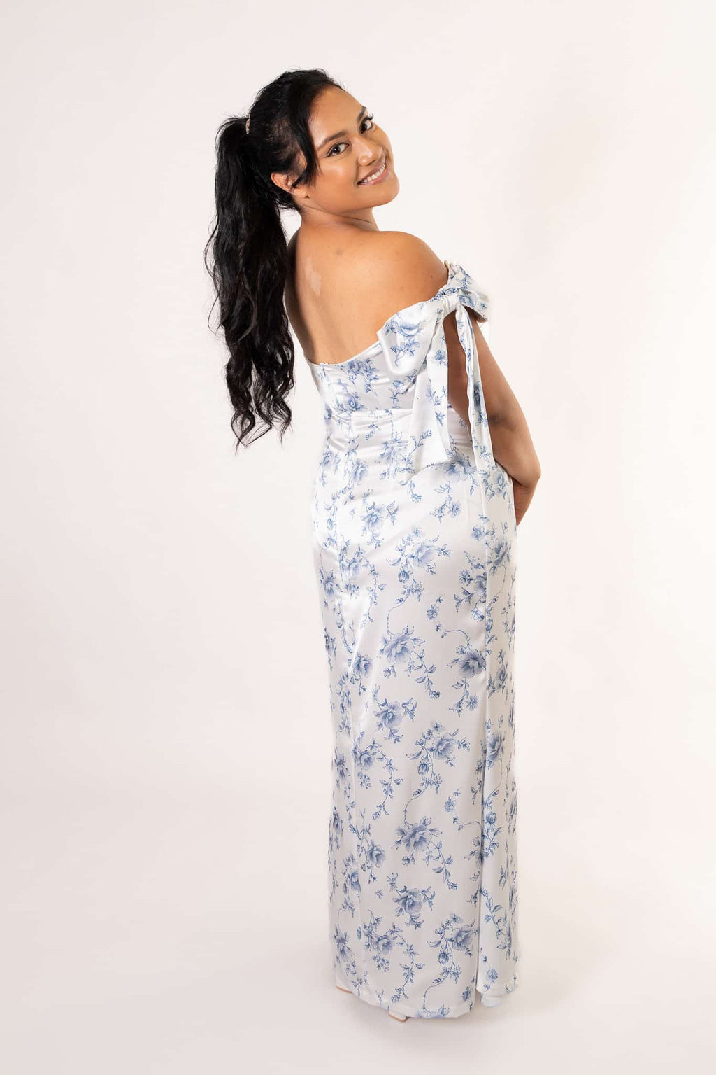 Elegant formal dress from Art Kollecsion collection