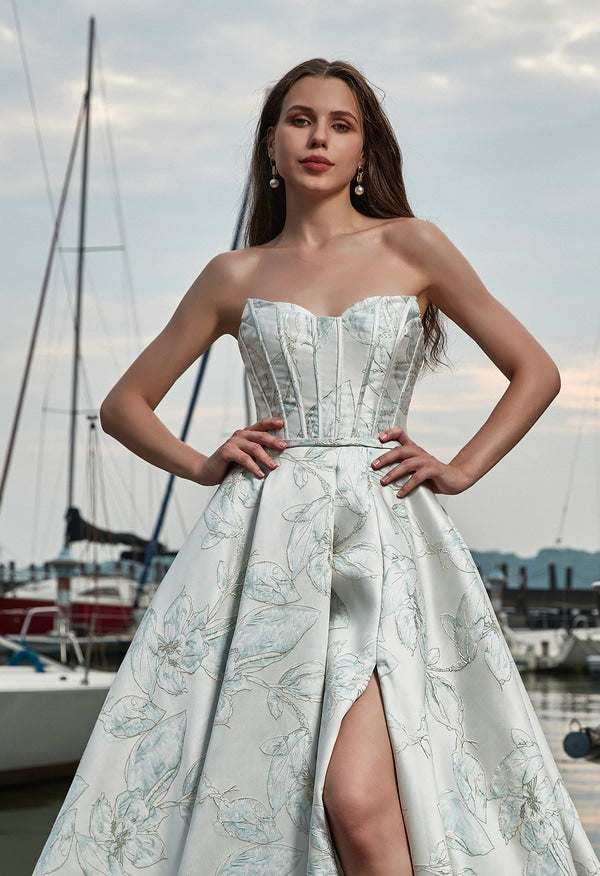 CK3411 bridal corset bodice with structured sweetheart neckline and satin boning detail