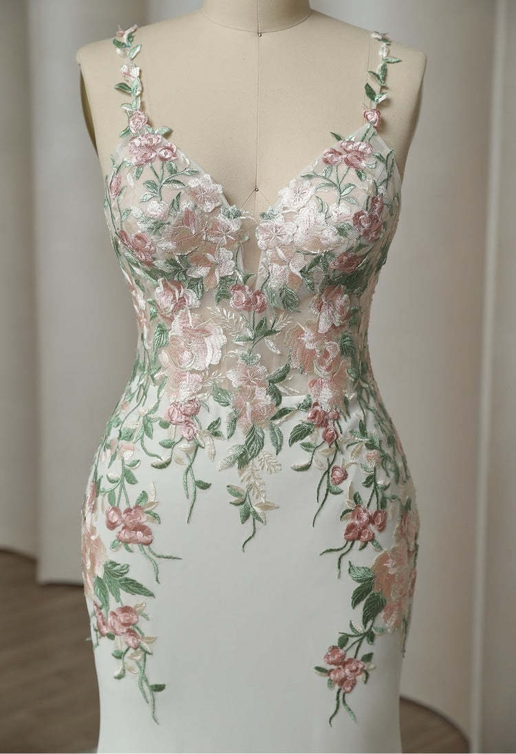 Ivory wedding dress bodice with frosted pink rose and green stem embroidery detail – Art Kollocsion Auckland