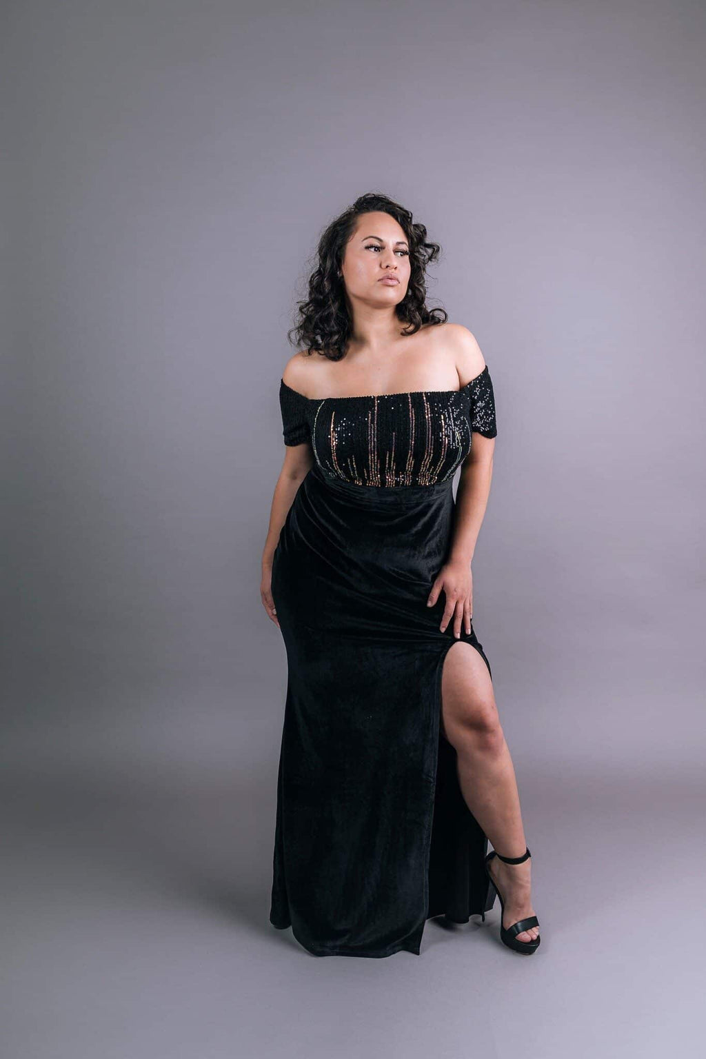 Off-shoulder black sequined velvet gown with striped bodice detail and slit – Art Kollocsion