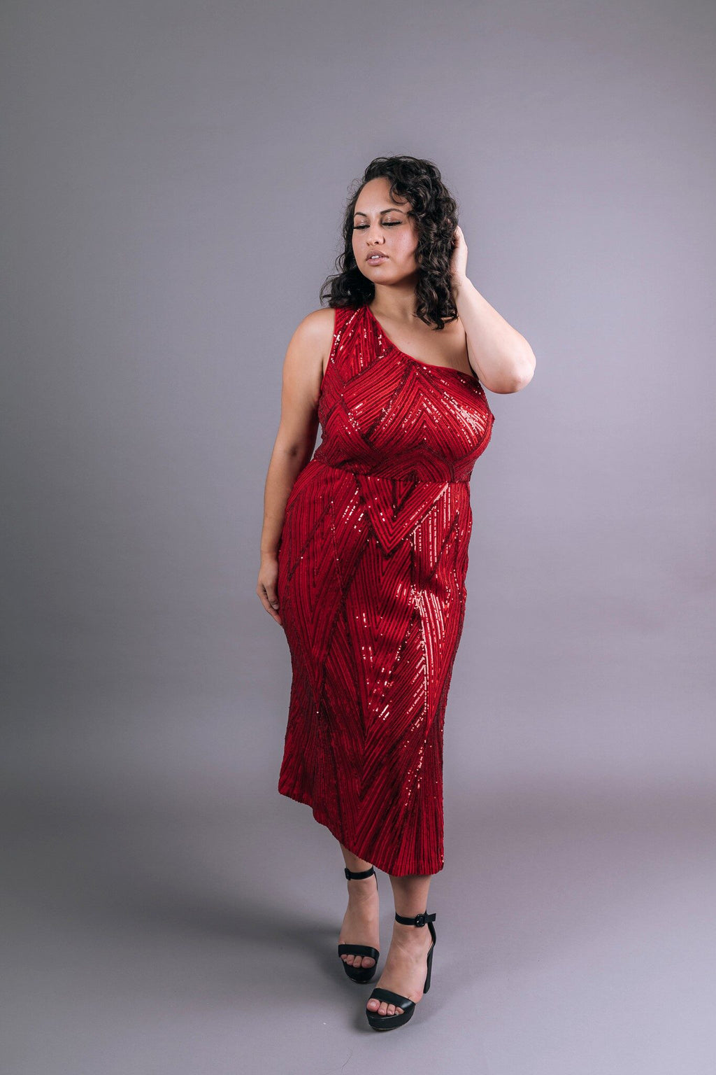 Red one-shoulder V-shape patterned sequined dress with geometric chevron detailing – Art Kollocsion Auckland
