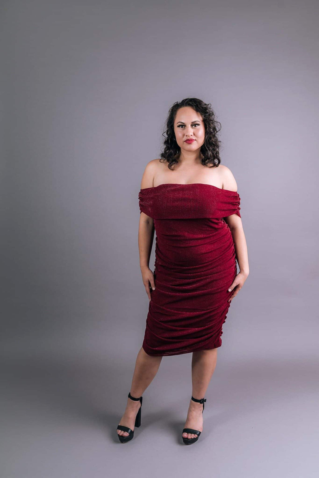 Maroon off-shoulder ruched dress with stretchy fabric, front view – Art Kollocsion