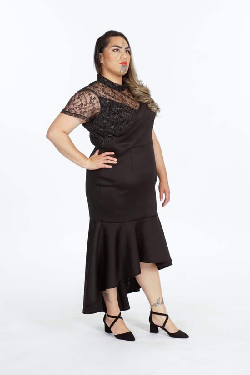 Plus-size black formal dress with lace bodice and sleeves, asymmetrical ruffled hem – Art Kollocsion