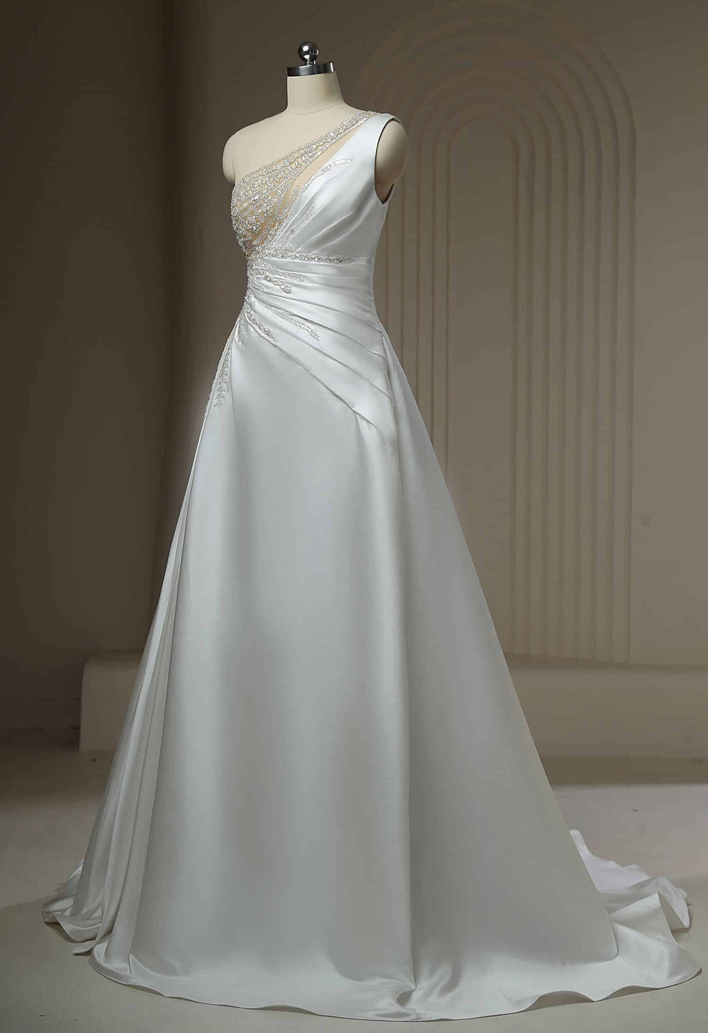 Wedding dress HW3171 with classic silhouette